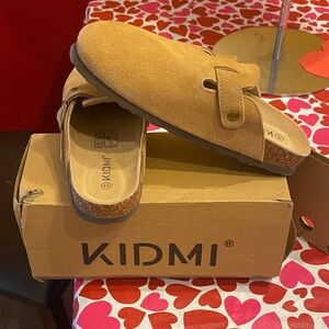 KIDI Clogs size 41 tan new in box
